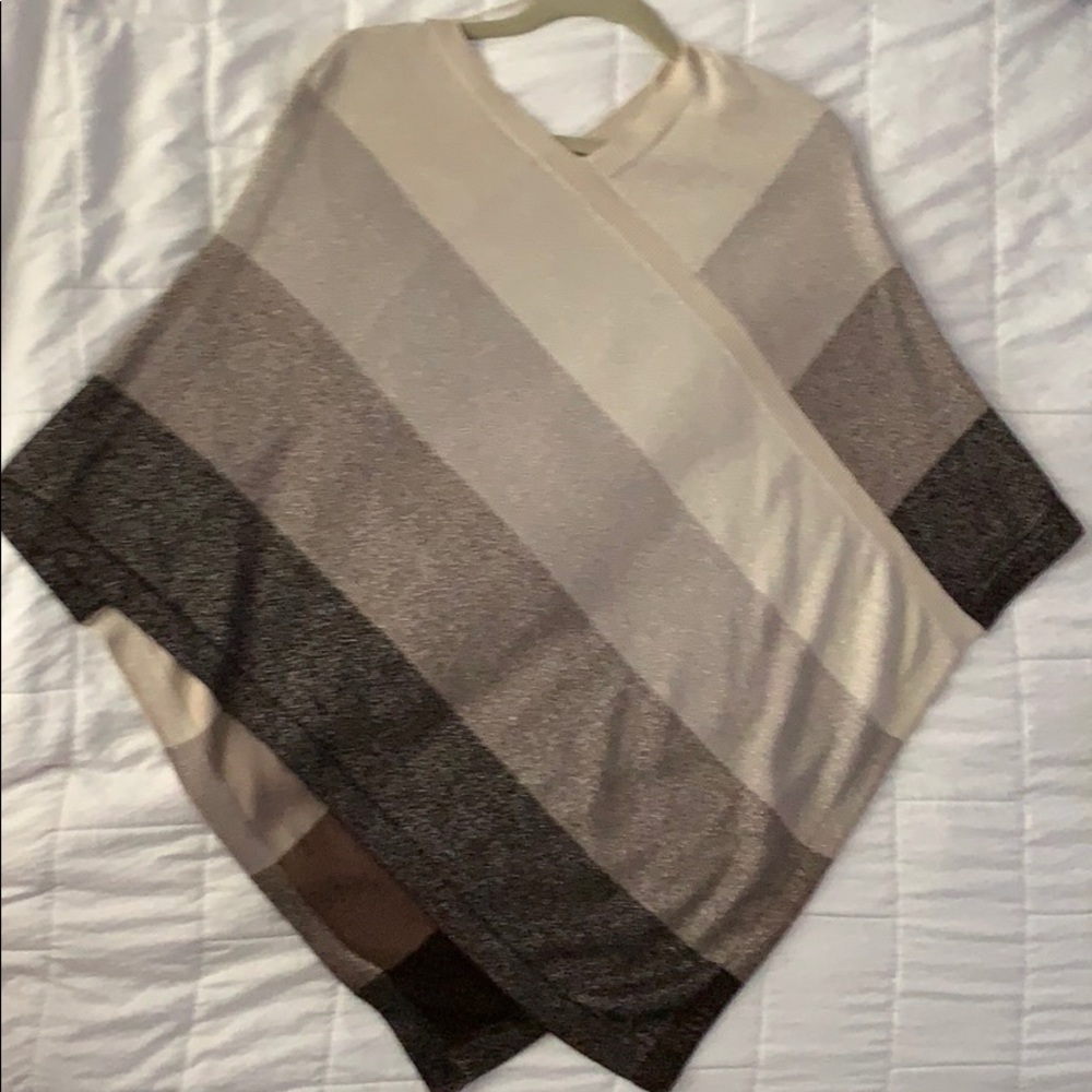 JM collection PS-M like new poncho.